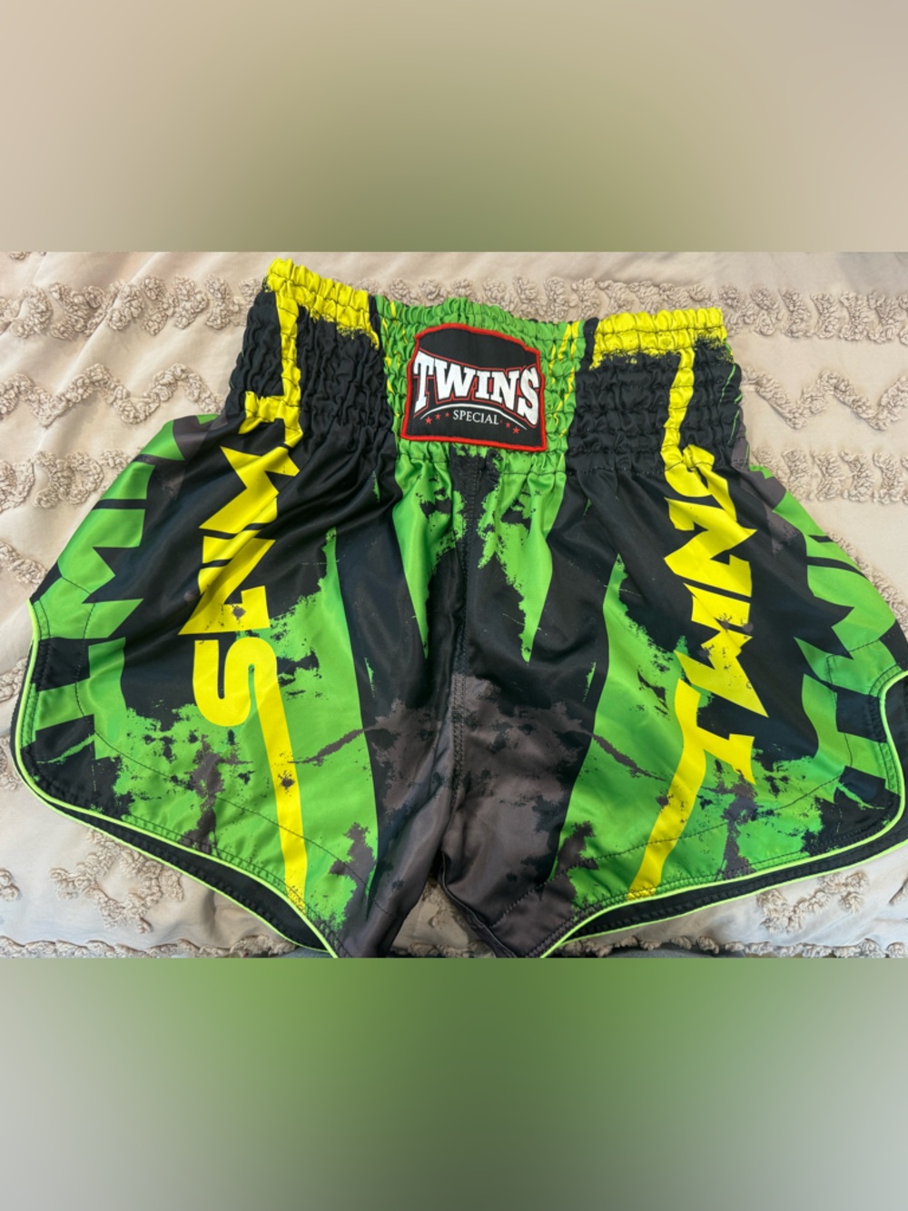 XL Twins Special unisex muay thai shorts in green & black